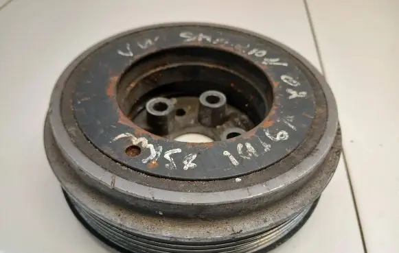 Volkswagen Sharan Crankshaft pulley 038105243