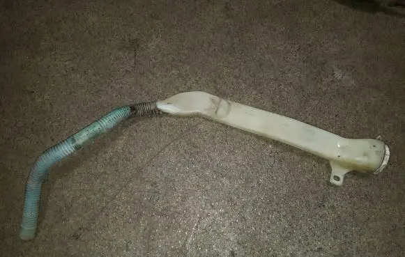 BMW 5 E39 Window washer liquid tank fill tube 8364199 8360189 235576