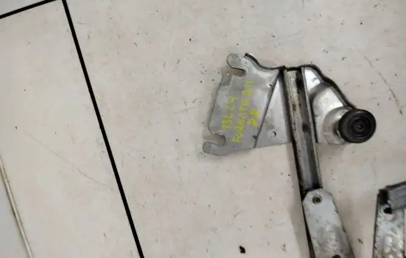 Subaru Forester SG Front door window regulator with motor 