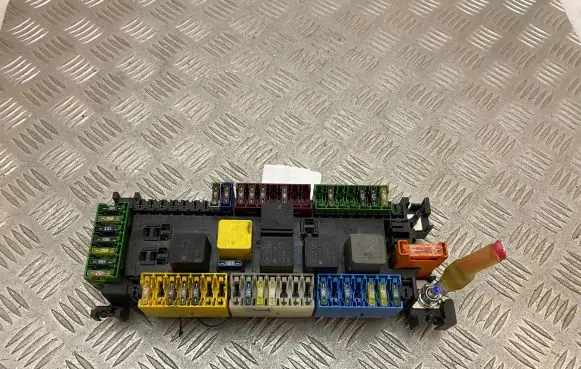 Mercedes-Benz GLE AMG (W166 - C292) Fuse box set A1669061202