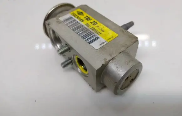 Air conditioning (A/C) expansion valve