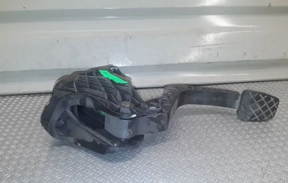Volkswagen Golf VI Clutch pedal 1K0721796E