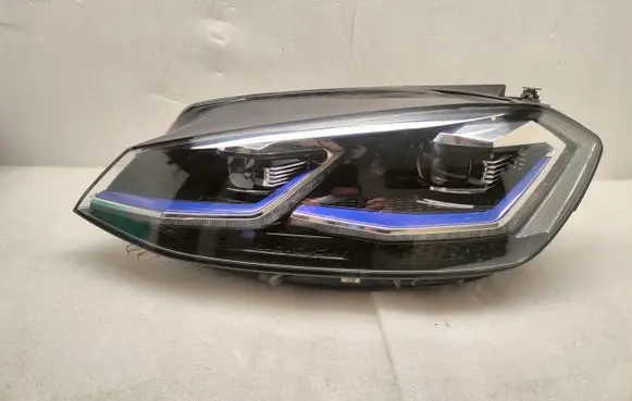 Volkswagen Golf VII Headlight/headlamp