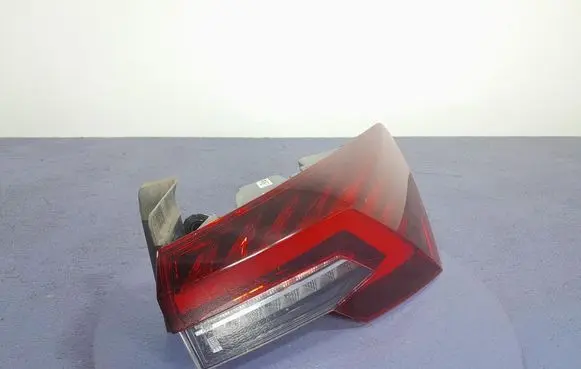 Skoda Octavia 985 Rear/tail lights 5E3945208B