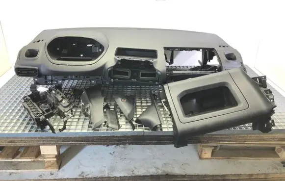 Peugeot Partner III Dashboard 