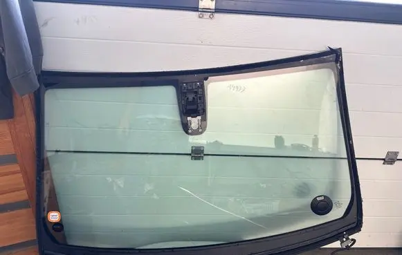 Opel Insignia B Front windscreen/windshield window 
