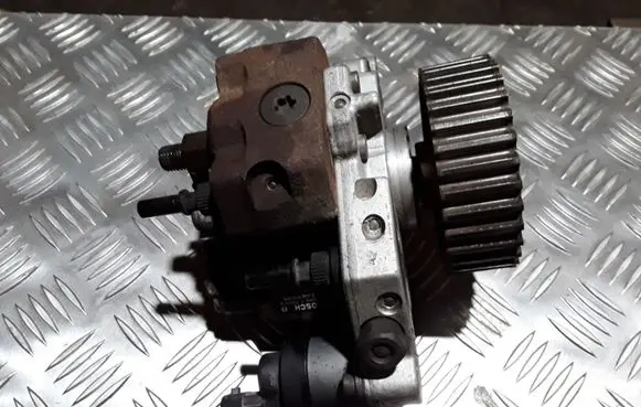 Nissan Primera Fuel injection high pressure pump 8200108225 0445010075