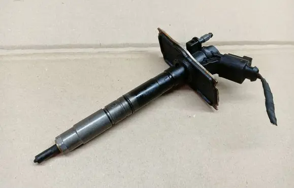 Skoda Octavia Mk2 (1Z) Fuel injector 03L130277 0445116030