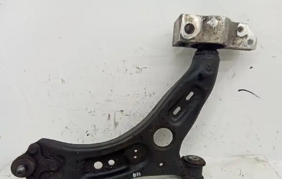 Volkswagen Tiguan Front lower control arm/wishbone