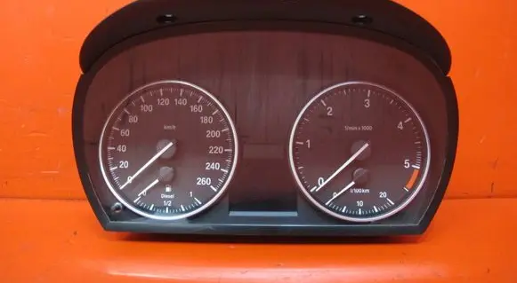 BMW 3 E90 E91 Speedometer (instrument cluster) 9220963
