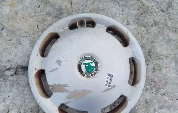 Skoda Octavia Mk1 (1U) R15 wheel hub/cap/trim 1u0601147 167.002