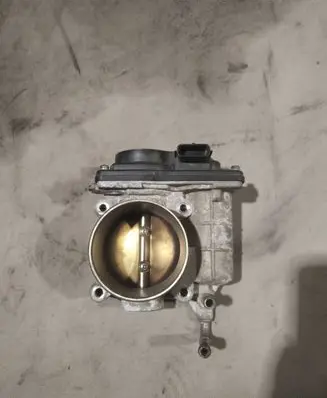 Renault Koleos I Throttle valve