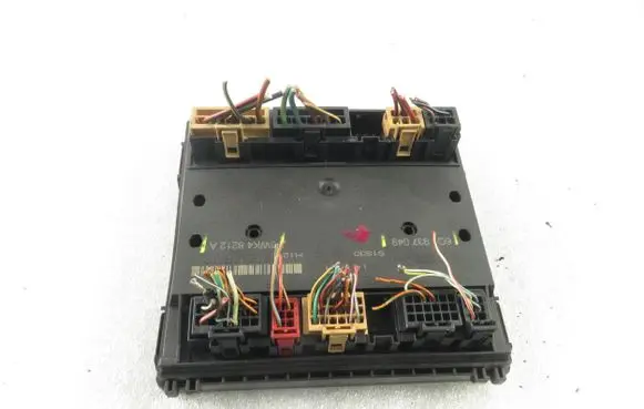Skoda Fabia Mk1 (6Y) Central body control module 6Q1937049 5WK48212A