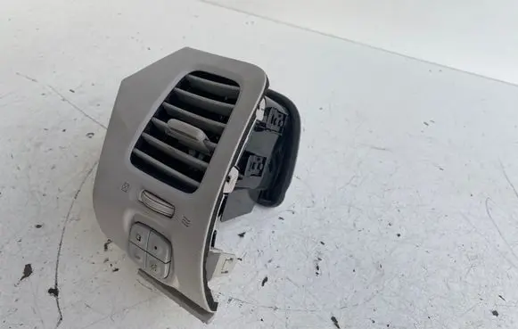 Nissan Leaf I (ZE0) Dashboard side air vent grill/cover trim 687613NA0A