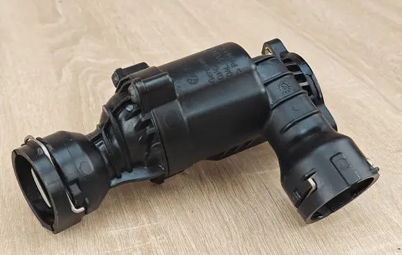 Thermostat/thermostat housing
