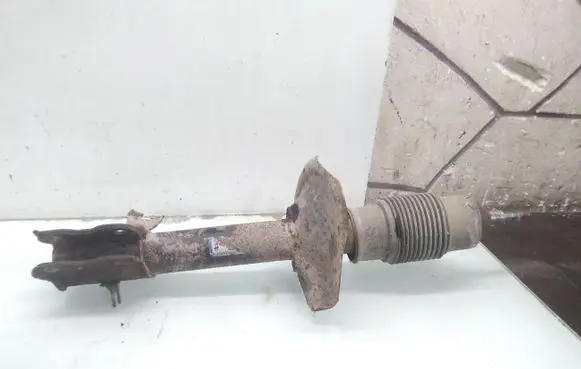 Nissan X-Trail T30 Front shock absorber/damper