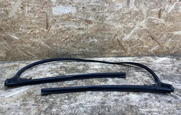 Mercedes-Benz SL R129 Front door rubber seal 
