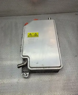 Voltage converter inverter