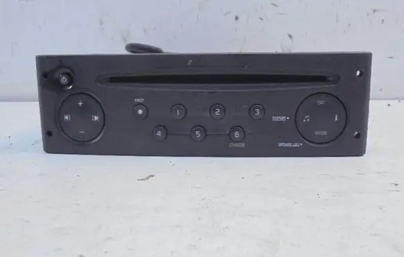 Renault Clio III HiFi Audio sound control unit 8200633621