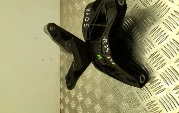 Peugeot 3008 II Engine mount bracket 091622