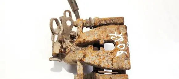 Ford Kuga I Rear brake caliper