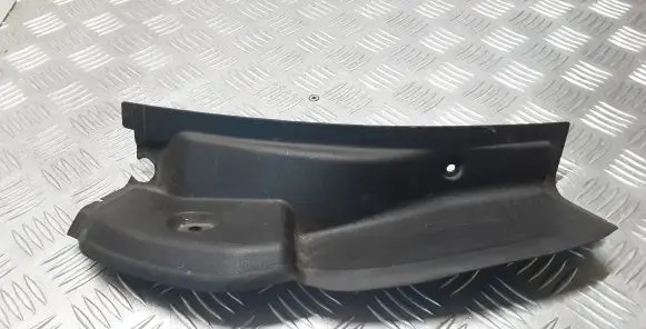 Mercedes-Benz GLE (W166 - C292) Rear/tail light trim molding A1666910300