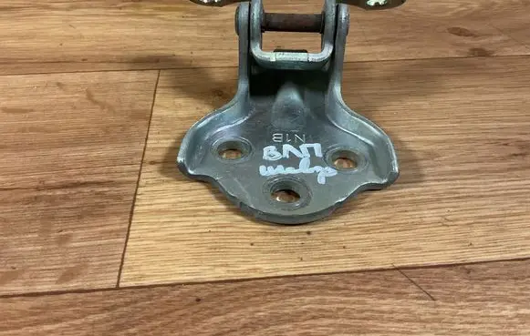 Chevrolet Nubira Front door upper hinge 