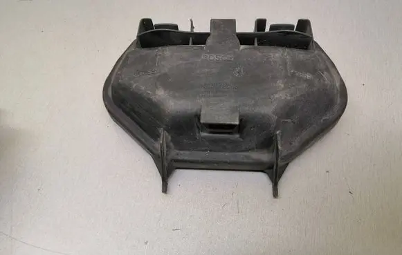 Audi A4 S4 B5 8D Headlight/headlamp dust cover 1305219063