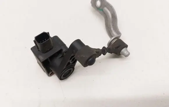 Ford Focus Rear air suspension level height sensor 