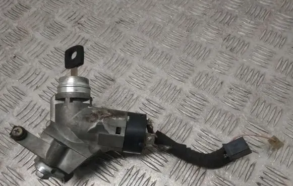 Mercedes-Benz Vito Viano W638 Ignition lock A0005458808