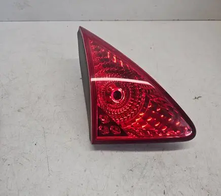 Tailgate rear/tail lights