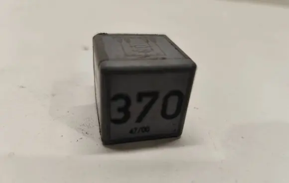 Audi A4 S4 B5 8D Other relay 8D0951253