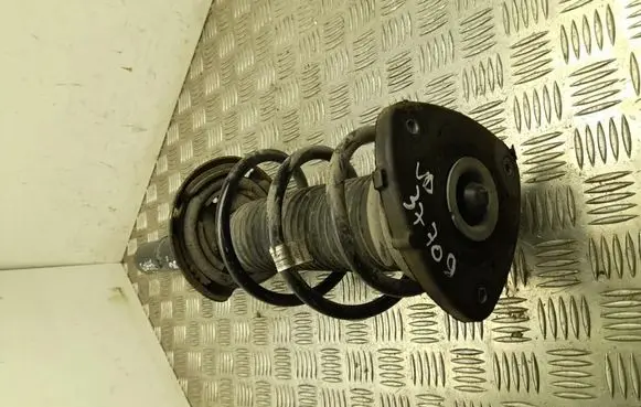 Volvo XC40 Front shock absorber with coil spring 32246640