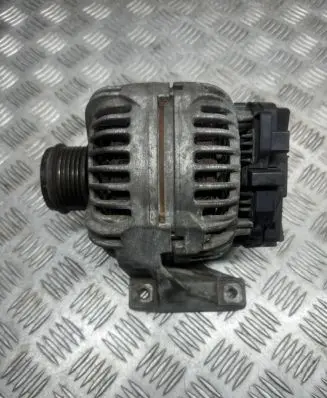 Volvo XC90 Generator/alternator 8676498 0124525029