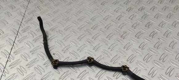Volkswagen Touran III Fuel return line/hose 