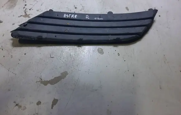Opel Astra H Front bumper lower grill 03732454