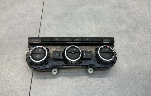 Volkswagen Golf VI Climate control unit 3AA907044AF
