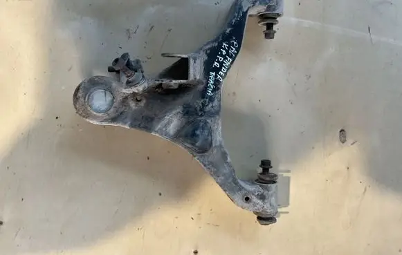 Nissan Pathfinder R51 Front lower control arm/wishbone
