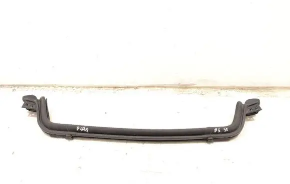 Maserati MC20 Loading door rubber seal (on body) 90000147717