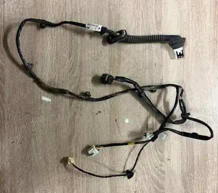 Subaru Outback (BS) Rear door wiring loom 81823AL040