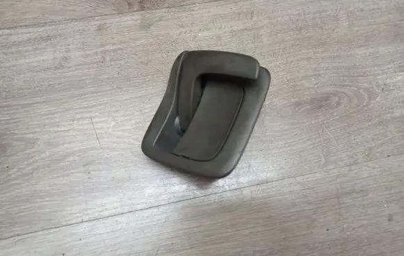 Volvo XC70 Engine bonnet (hood) release handle 8650740