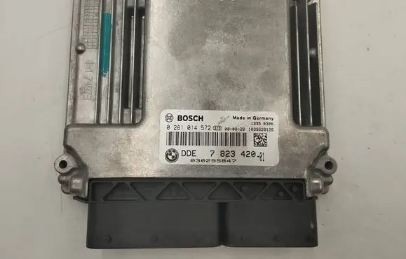 BMW 5 E60 E61 Engine control unit/module 0281014572 030295847 7823420