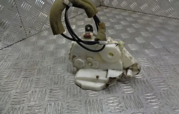 Honda Civic Front door lock 72111-SMG-G0