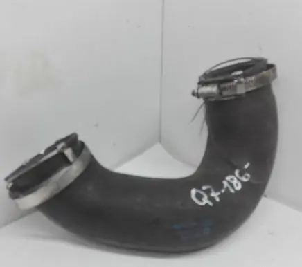 Audi Q7 4L Intercooler hose/pipe 7L6145972E