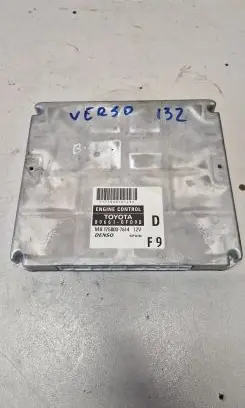 Toyota Corolla Verso AR10 Engine control unit/module 896610F090 MB1758007614