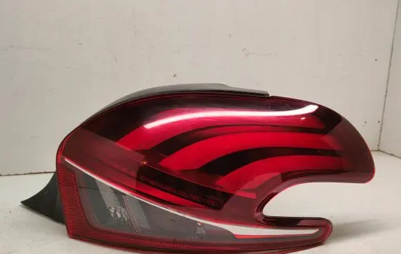 Peugeot 208 Rear/tail lights