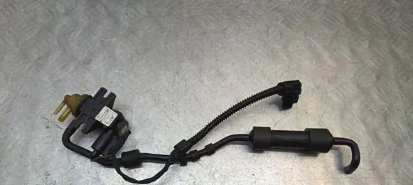 Skoda Superb B8 (3V) Turbo solenoid valve 04L131051F