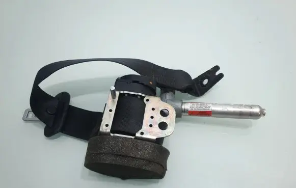 Volvo C30 Rear seatbelt 30642227