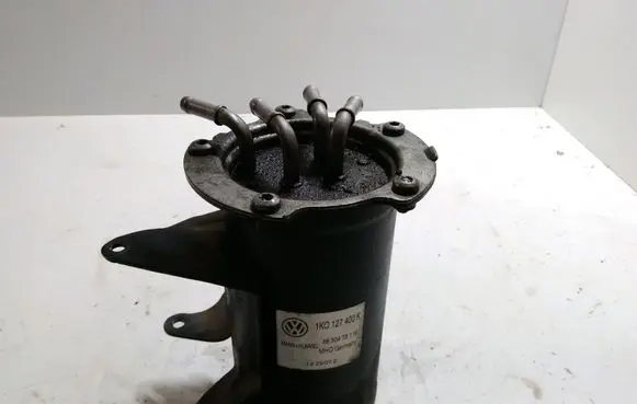 Volkswagen Golf Plus Fuel filter housing 1K0127400K