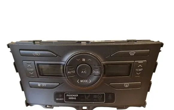 Toyota Auris 150 Climate control unit 5590002220B